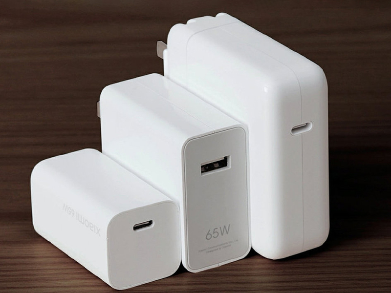 充電器自動(dòng)裝配機(jī)器